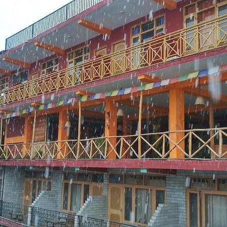 Rasta Cafe And Lodge Маналі Екстер'єр фото