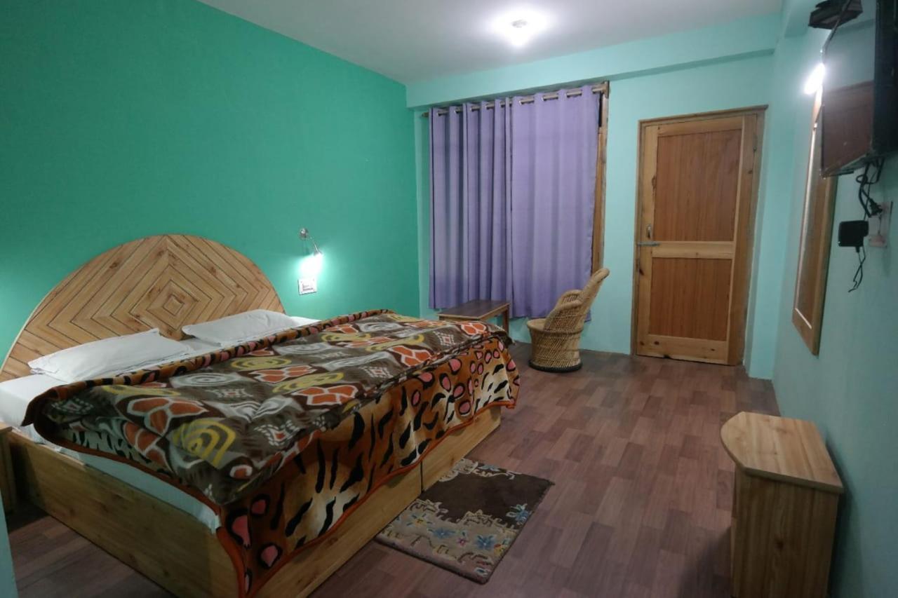 Rasta Cafe And Lodge Маналі Екстер'єр фото
