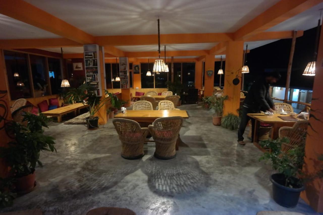 Rasta Cafe And Lodge Маналі Екстер'єр фото